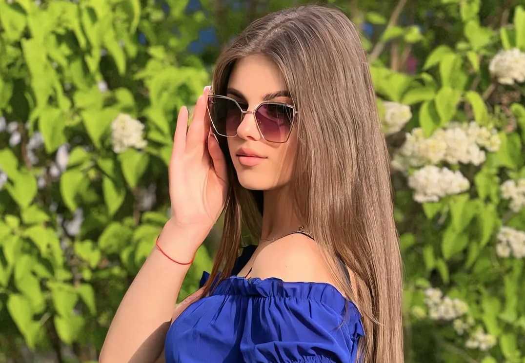 111th Edition: Life Photos of an Amateur Foreign Model